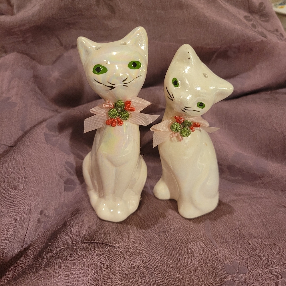 2 Sets Vintage Kitty Salt and Pepper Shakers